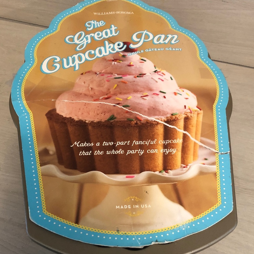Williams Sonoma The Great Cupcake Pan by Nordic Ware Pls Read